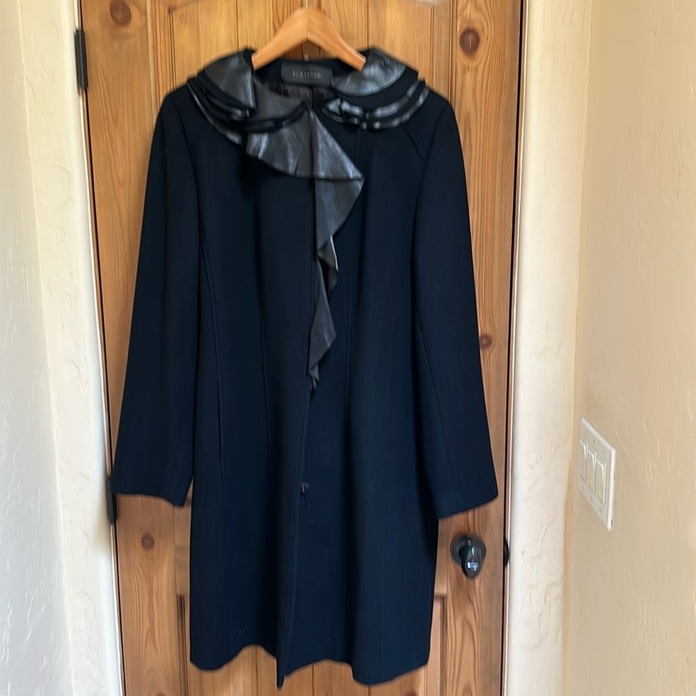 Elie Tahari Coat - Picture 1 of 9